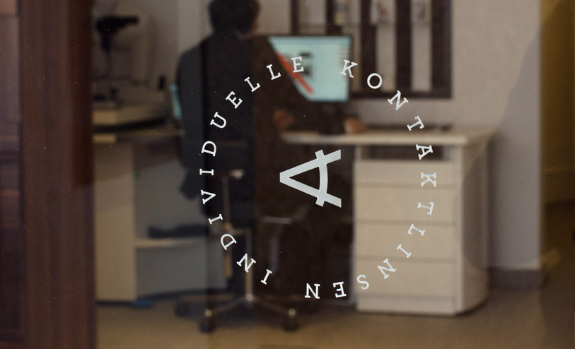 Atelier Dawood — Schaufenster in der Prannerstraße mit Supersign-Glasdekor